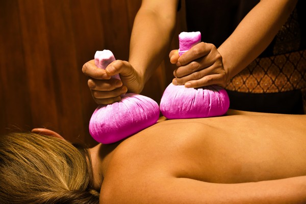 black pepper massage against cellulite